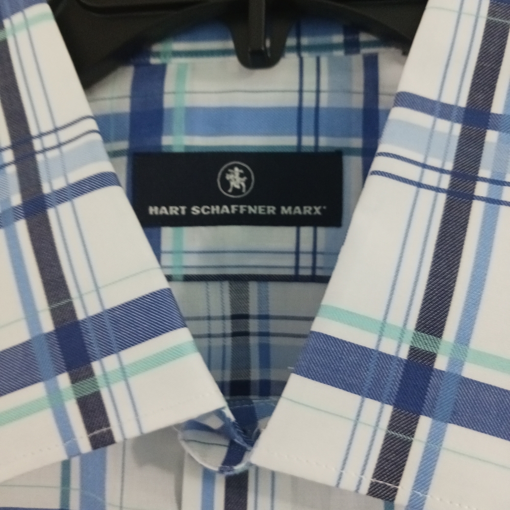 Short-sleeved button down shirt